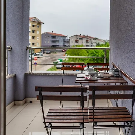 Apartment With A Parking Space - 21369 Pula