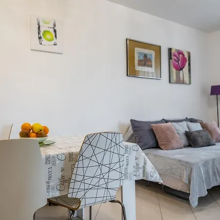 With A Parking Space - 21369 Pula